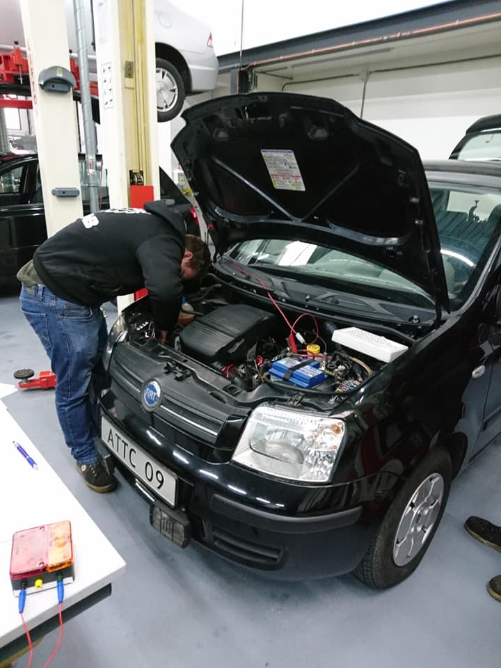Praktijkexamen autotechniek bij CCA Limburg